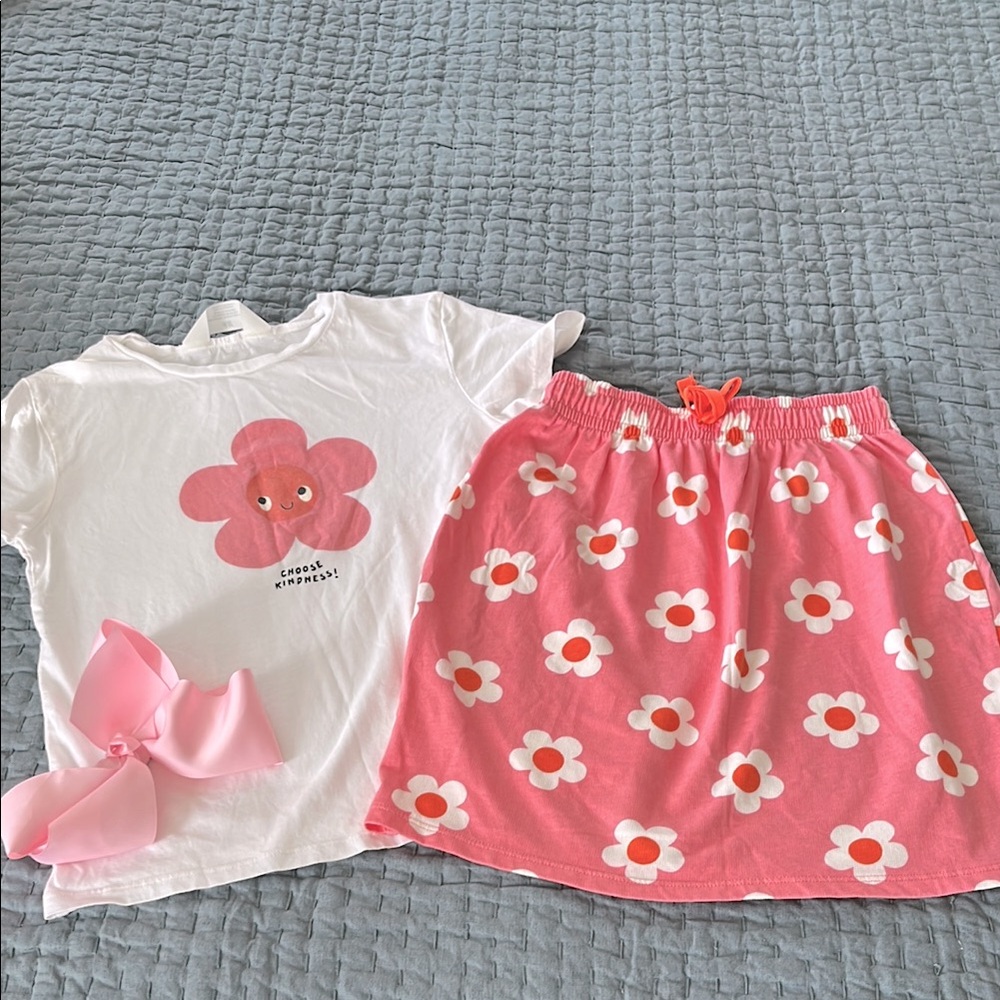 VGUC H&M Cute Pink and White Floral Outfit (Sz 8-10)